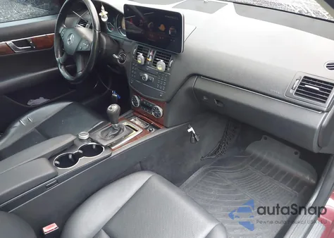 2008 Mercedes-Benz C 300 Luxury 4Matic/Sport 4Matic из США, поврежденный, VIN WDDGF81X28F061629